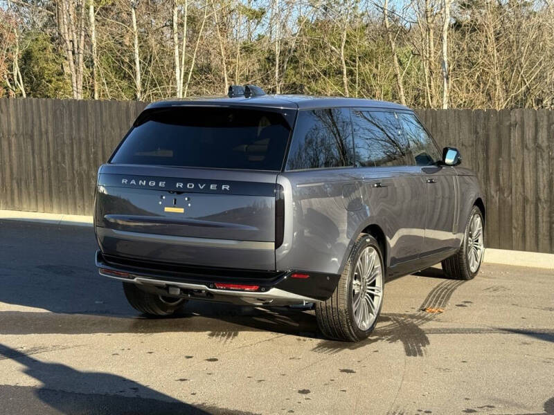 2025 Land Rover Range Rover P400 SE LWB