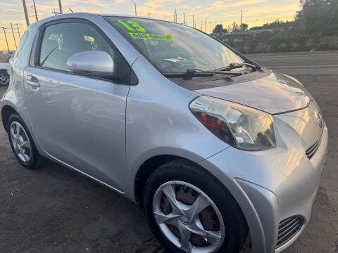 2013 Scion iQ