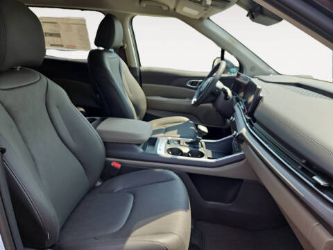 2025 Kia Carnival EX