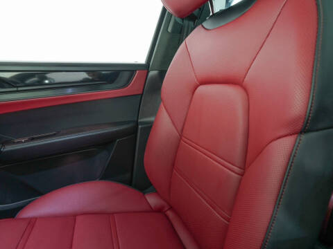 2025 Porsche Cayenne GTS Coupe