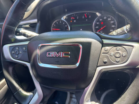 2023 GMC Acadia SLT