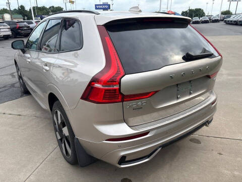 2025 Volvo XC60 T8 Plus Dark Theme