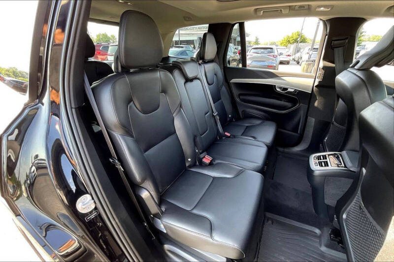 2024 Volvo XC90 B5 Core Bright Theme