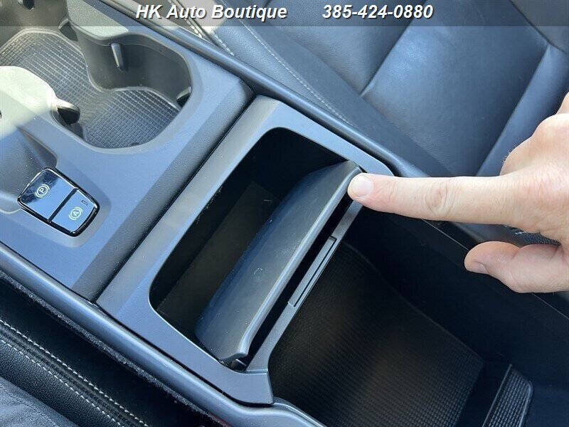 2019 Volvo XC40 T5 Momentum