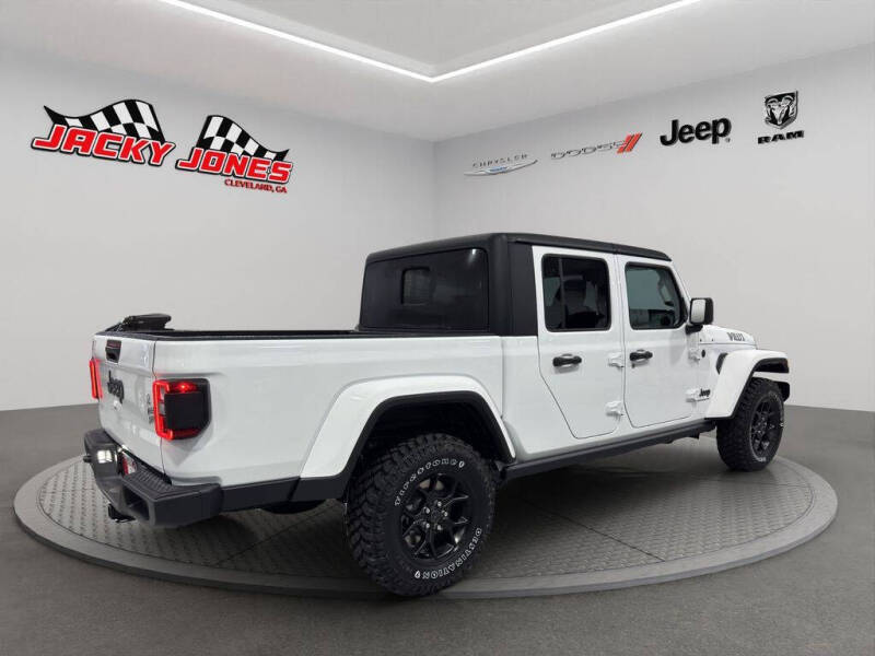 2025 Jeep Gladiator Willys