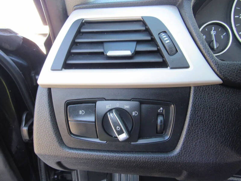 2017 BMW 3 Series 320i xDrive