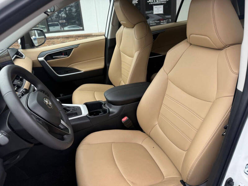 2025 Toyota RAV4 XLE Premium