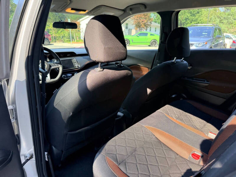 2019 Nissan Kicks SR