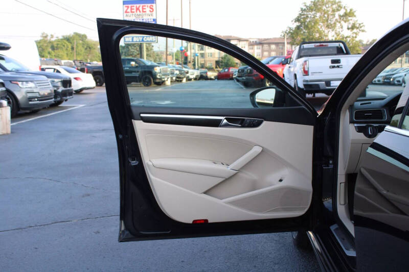 2019 Volkswagen Passat SE R-Line