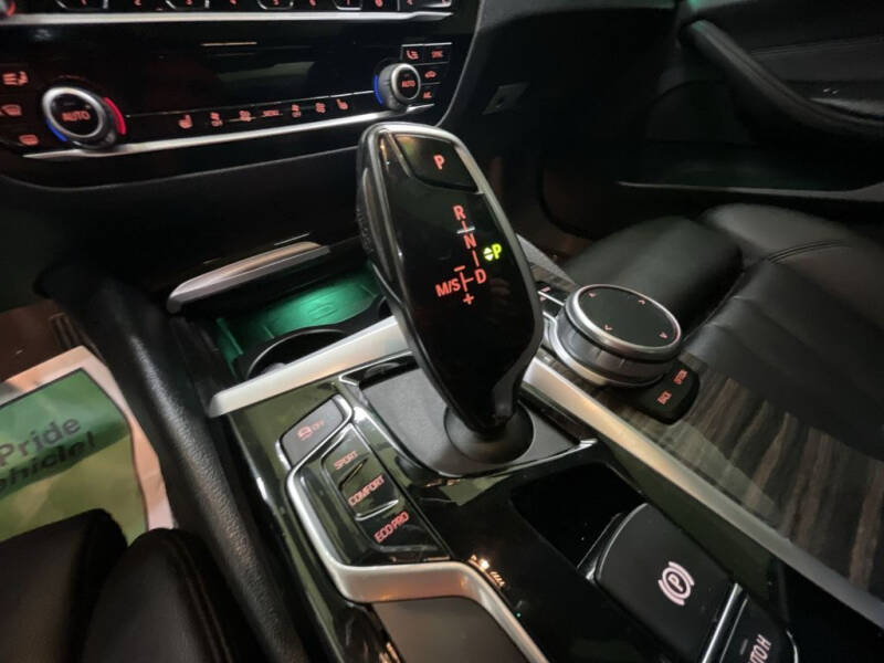 2019 BMW 5 Series 530i