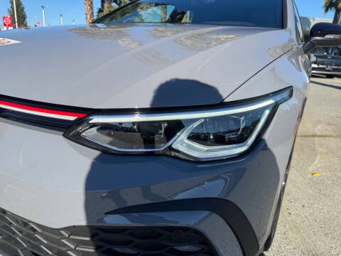 2024 Volkswagen Golf GTI 380 SE