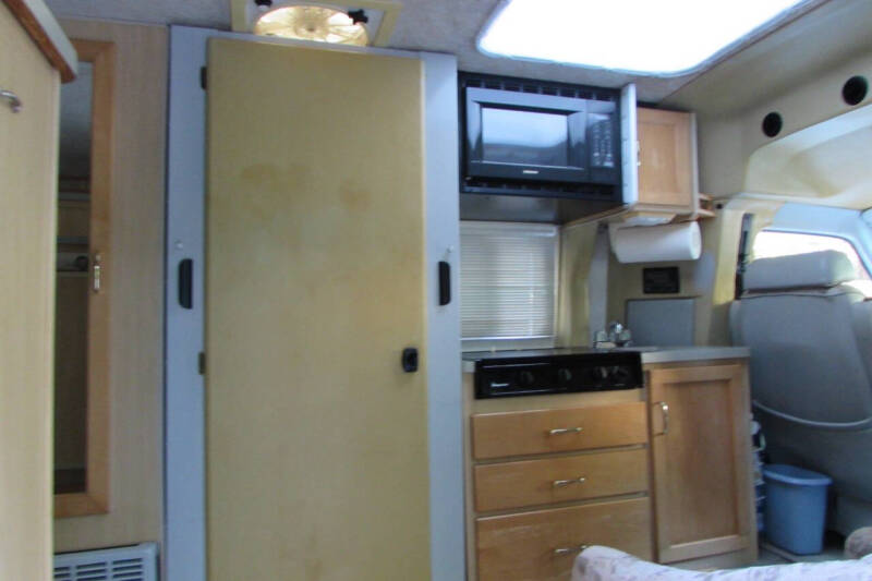 2001 Winnebago Rialta