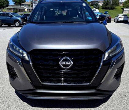 2023 Nissan Kicks SR