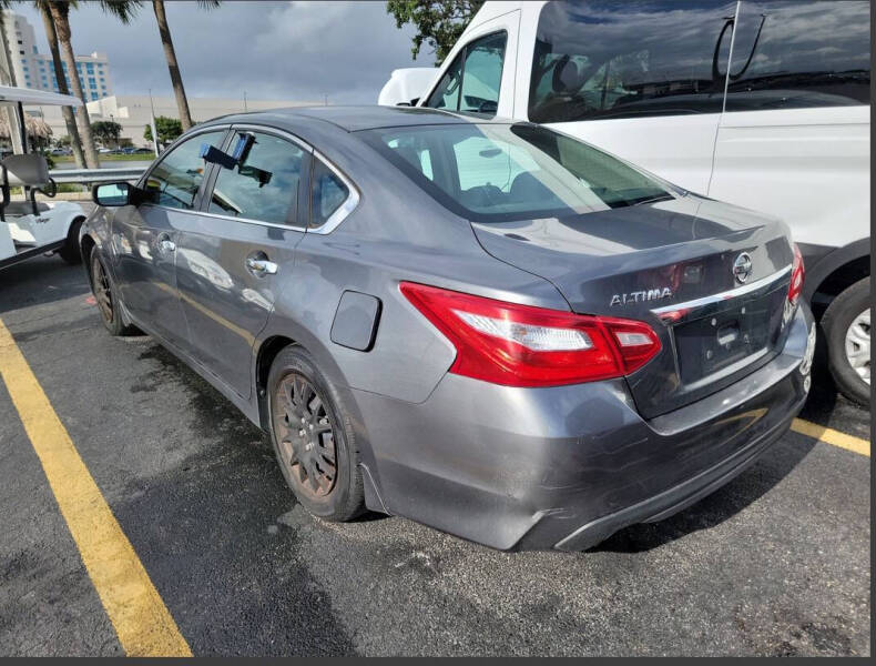 2017 Nissan Altima S photo 3