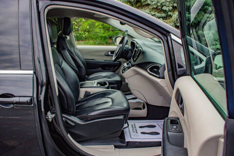 2022 Chrysler Pacifica Touring L
