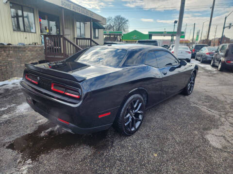 2022 Dodge Challenger SXT