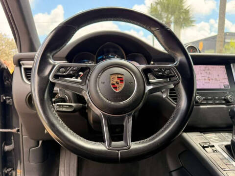 2017 Porsche Macan