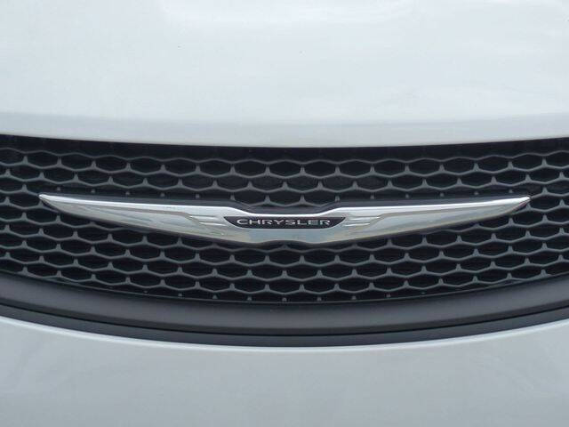 2026 Chrysler Voyager LX