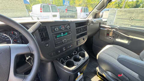 2025 Chevrolet Express 2500