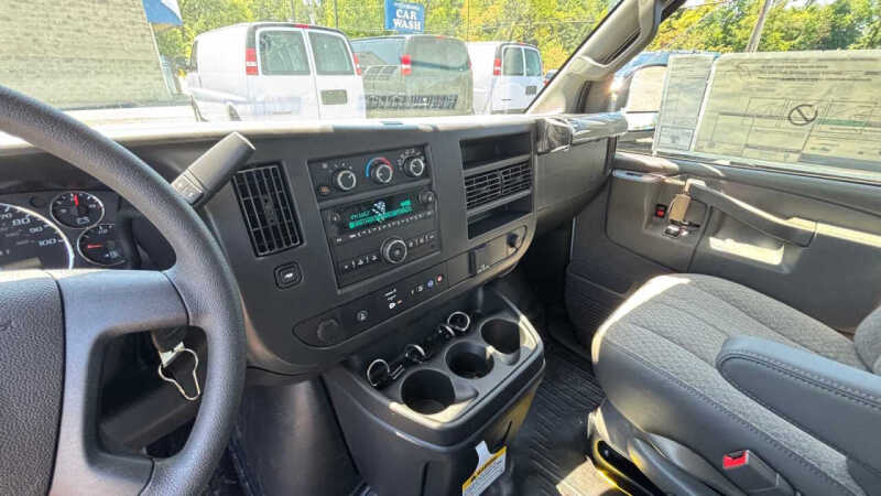 2025 Chevrolet Express 2500