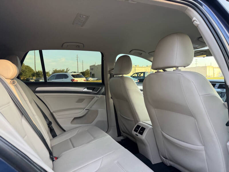 2015 Volkswagen Golf TDI S