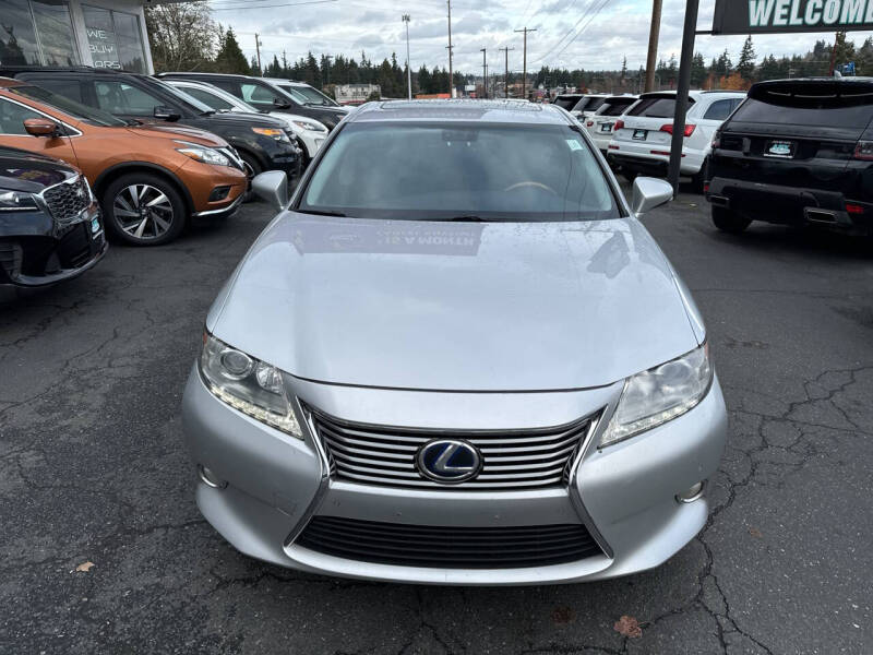 2014 Lexus ES 300h photo 10