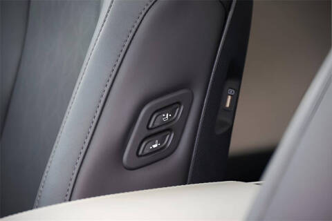 2024 Kia Carnival SX