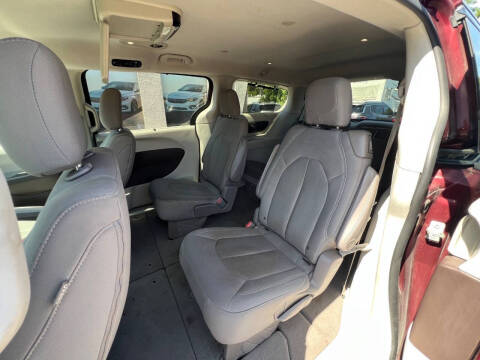 2017 Chrysler Pacifica Touring Plus