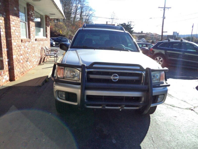 2004 Nissan Pathfinder LE Platinum