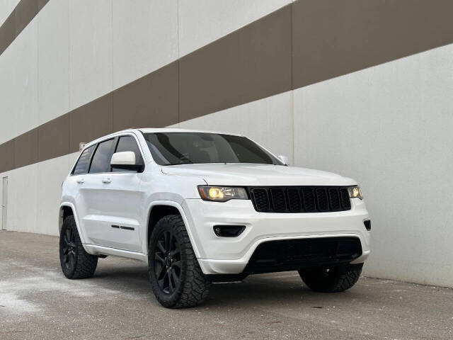 2020 Jeep Grand Cherokee for sale at Phoenix Motor Co in Romulus, MI