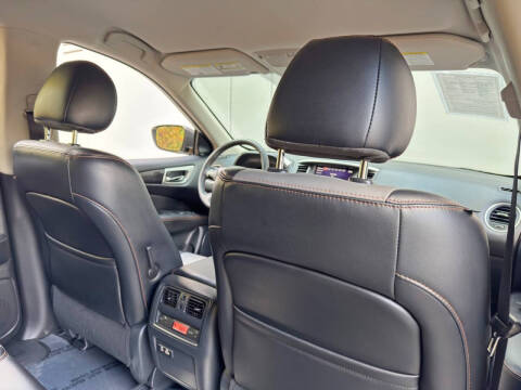 2020 Nissan Pathfinder SV