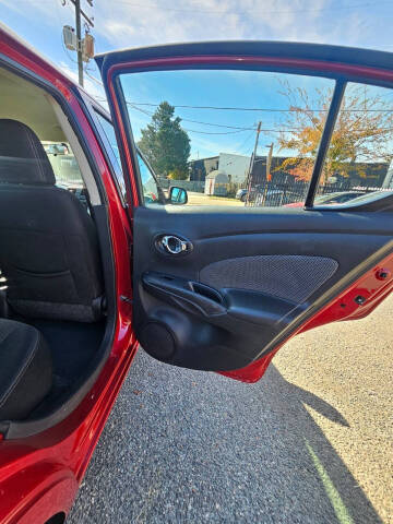 2014 Nissan Versa 1.6 SV