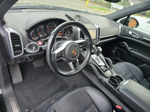 2017 Porsche Cayenne Platinum Edition