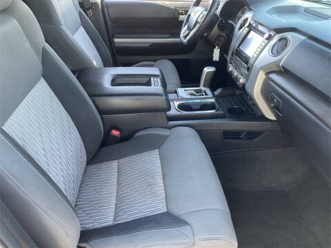 2017 Toyota Tundra SR5