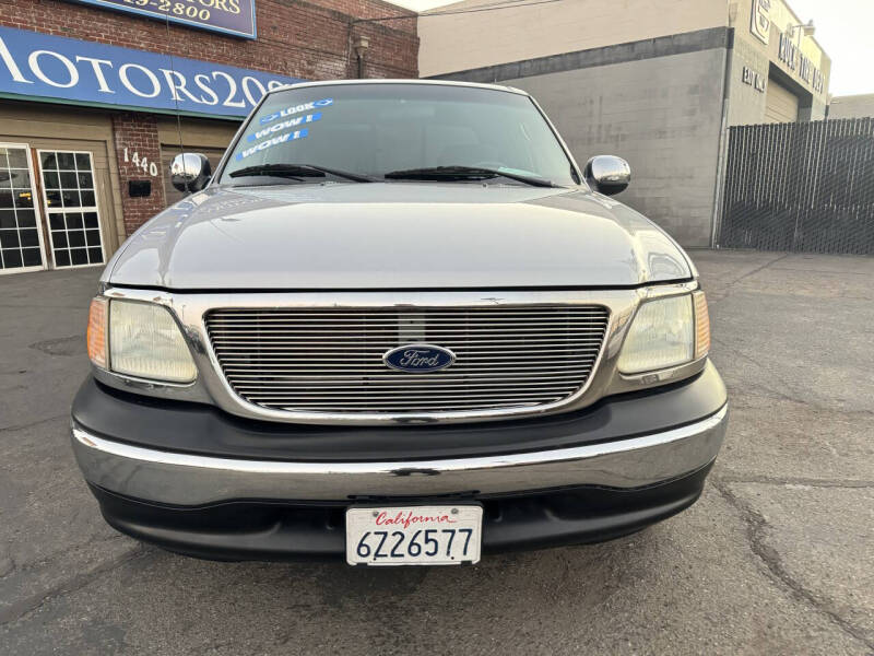 2002 Ford F-150 XLT