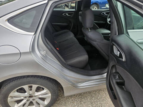 2016 Chrysler 200 Limited