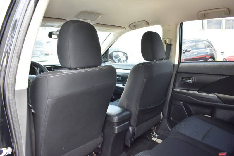 2018 Mitsubishi Outlander ES