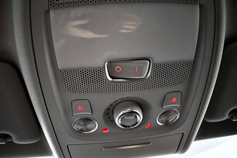 2016 Audi A4 2.0T quattro Premium Plus