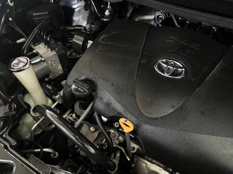 2018 Toyota Sienna SE Premium 8-Passenger