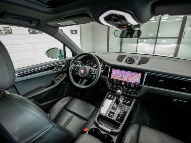 2024 Porsche Macan T