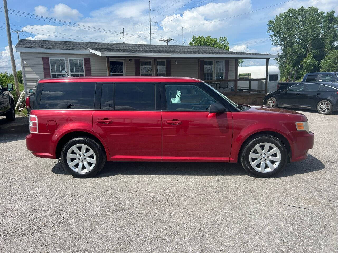Red 2009 Ford Flex SE SE Crossover 4dr 2