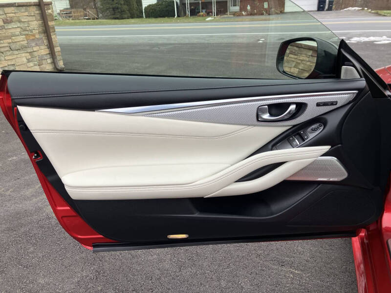 2017 Infiniti Q60 Red Sport 400