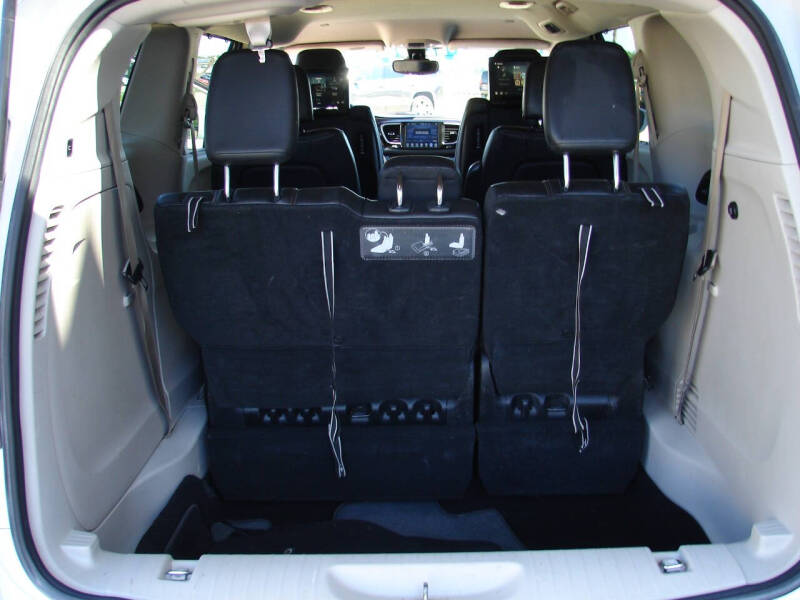 2017 Chrysler Pacifica Touring-L Plus