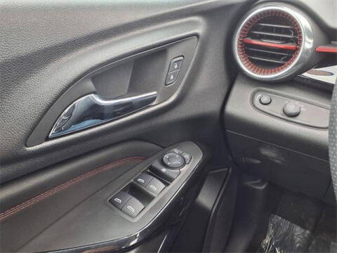 2025 Chevrolet Trax RS