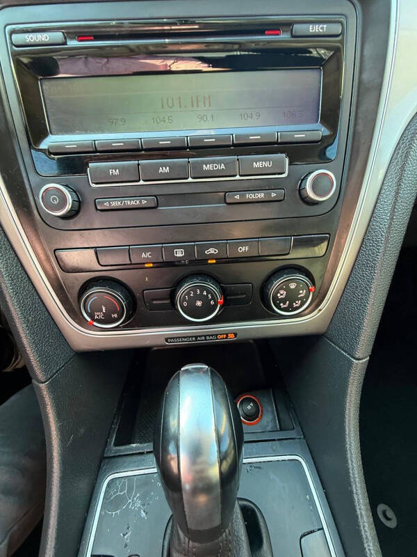 2014 Volkswagen Passat 1.8T S