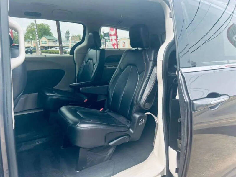 2018 Chrysler Pacifica Touring L