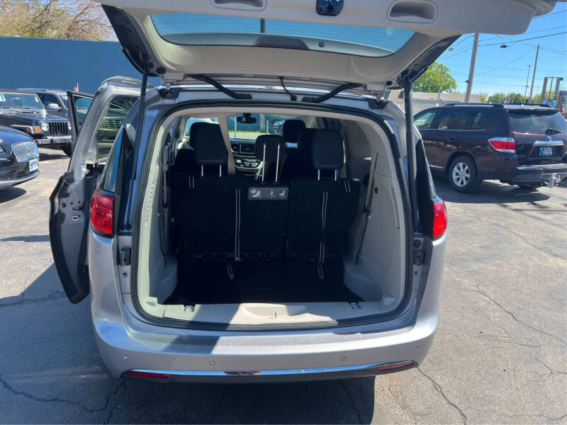2020 Chrysler Pacifica Touring L