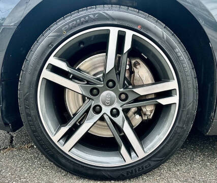 2017 Audi A4 2.0T quattro Premium Plus