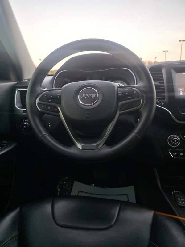 2019 Jeep Cherokee Latitude Plus