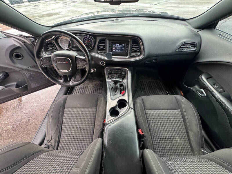 2015 Dodge Challenger SXT